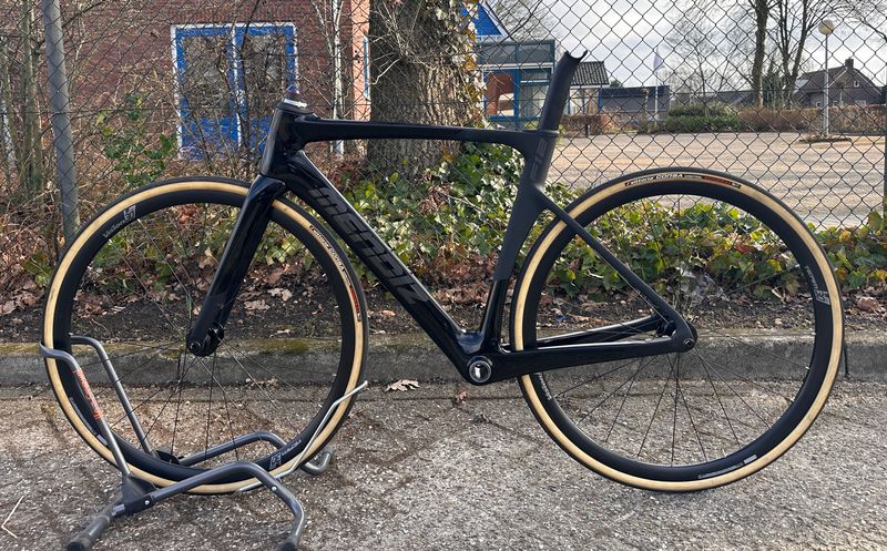 Tweedehands Mendiz F12 F12 Frameset 2024 Road & Gravel — afbeelding 1 van 13