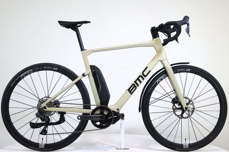 Used BMC Alpenchallenge AMP SPORT TWO 2021 2021 Urban, White — image 1 of 9