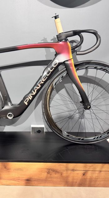 Used Pinarello DOGMA F DURA ACE Di2 2025 Frameset 2025 Road & Gravel, Orange — image 2 of 3
