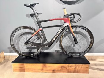 Used Pinarello DOGMA F DURA ACE Di2 2025 Frameset 2025 Road & Gravel
