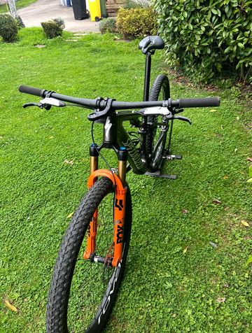 Used Specialized Epic 8 Expert 2025 2025 Mountainbike, Black, 29 — image 3 of 3