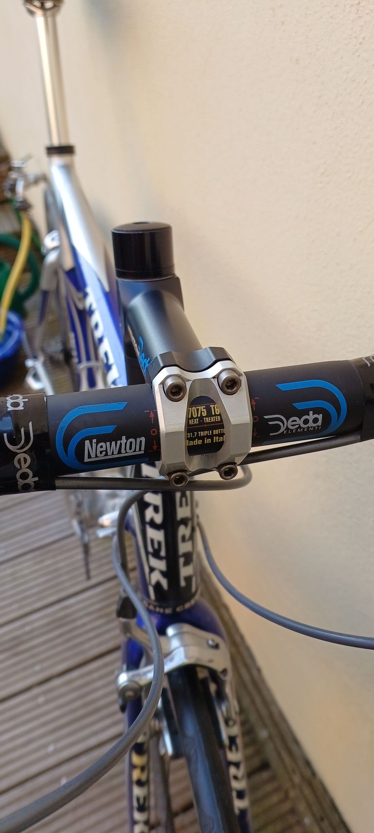 Used Trek Oclv 5500 2003 Road & Gravel, Hellgrau — image 3 of 10