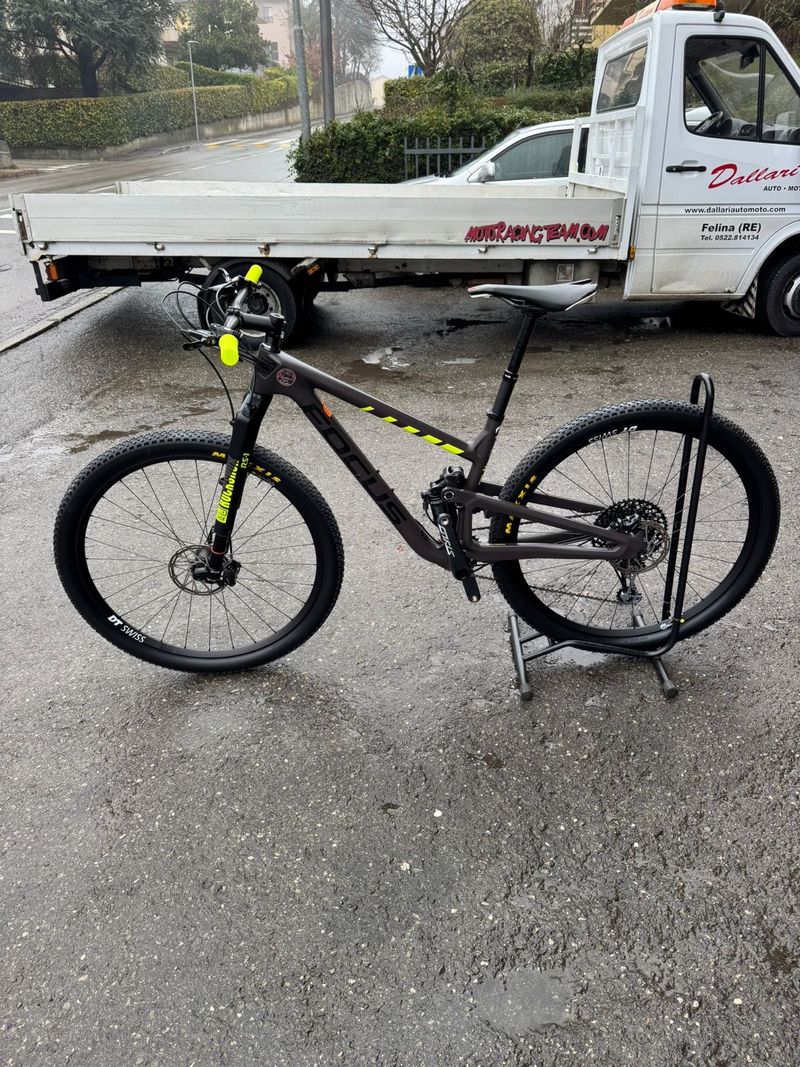 Käytetty Focus O1E FACTORY 2018 2018 Mountainbike — kuva 2 / 8