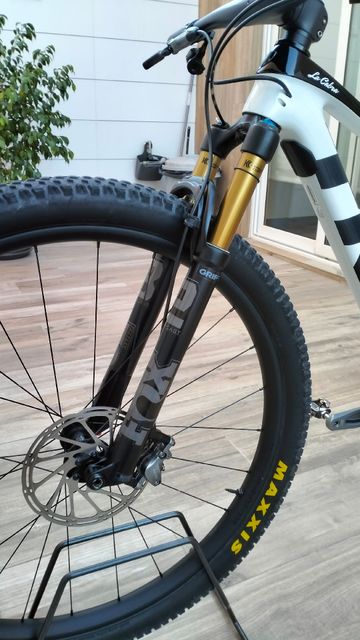 Trek Procaliber SRAM GX Eagle AXS (T-Type) 2024 Mountainbike usato, Bianco — immagine 4 di 8