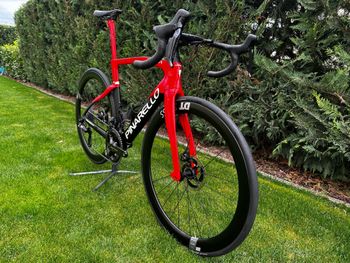 Used Pinarello DOGMA F DURA ACE Di2 Disc 2022 2022 Road & Gravel, Red — image 4 of 7