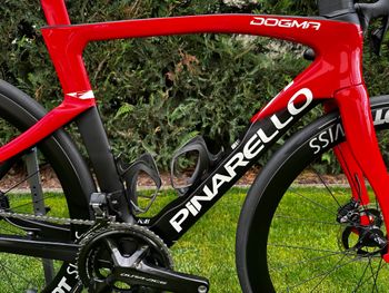 Used Pinarello DOGMA F DURA ACE Di2 Disc 2022 2022 Road & Gravel, Red — image 2 of 7