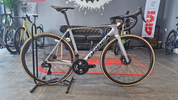Orbea ORCA M10iLTD PWR 2025 2025 Road & Gravel usato