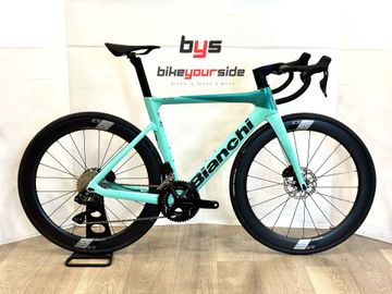 Bianchi Oltre Race 105 Di2 2025 2025 Road & Gravel usato