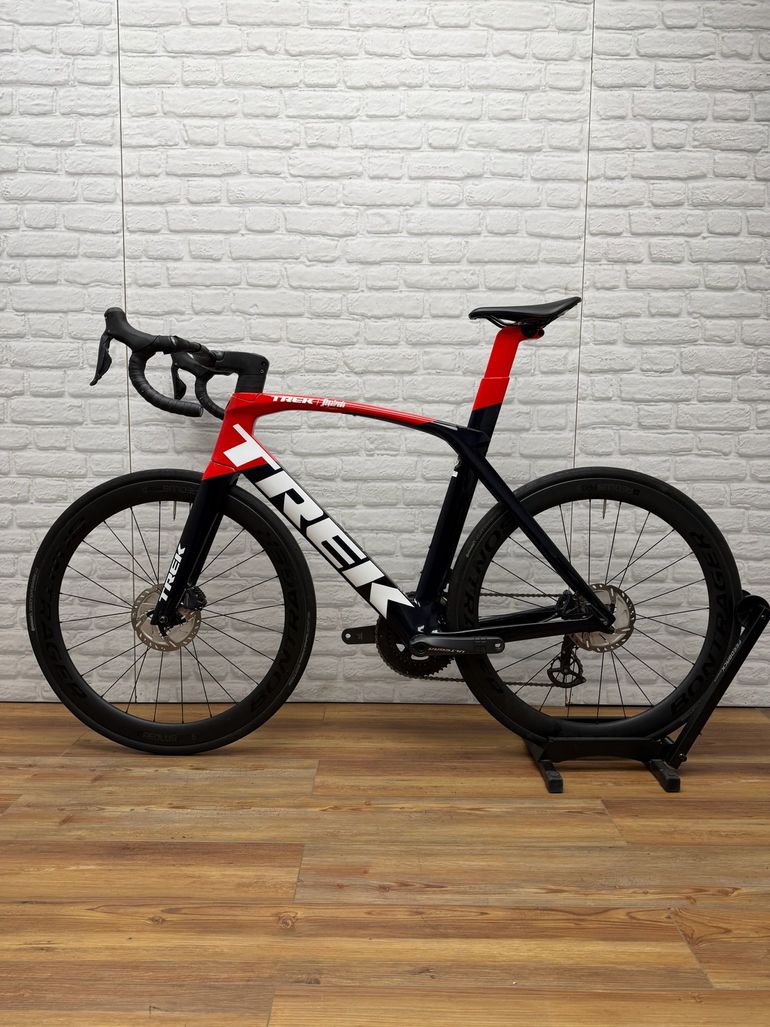 Used Trek Madone SLR 7 2021 2021 Road & Gravel, Red — image 4 of 6