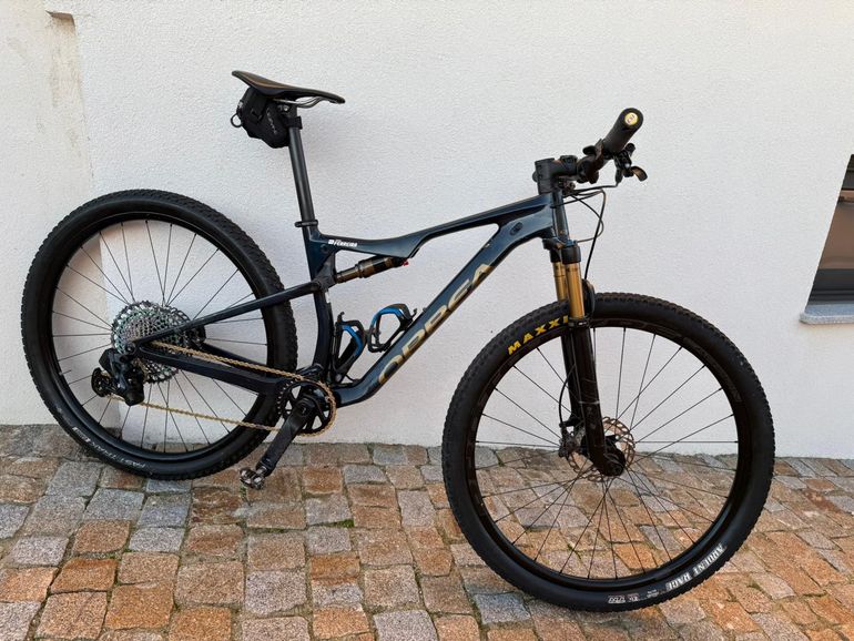 Used Orbea Oiz SRAM GX Eagle AXS 2022 Mountainbike — image 1 of 13