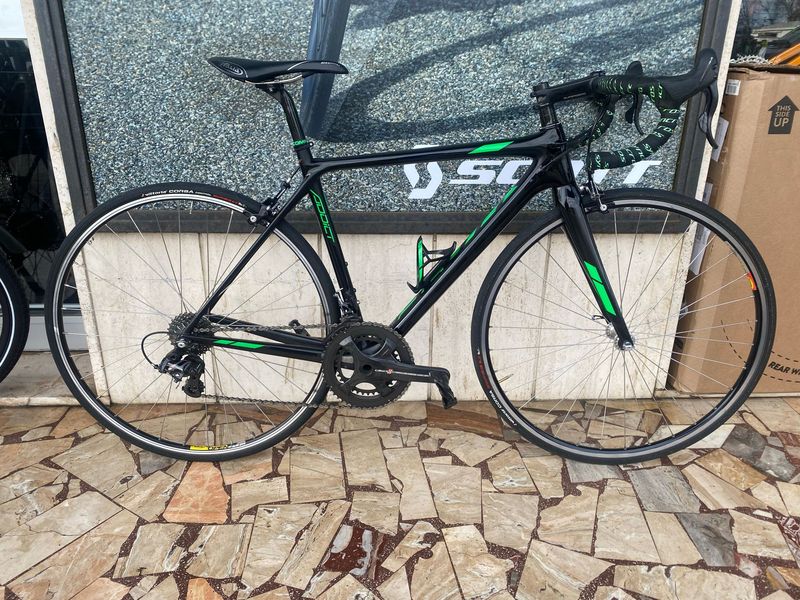 Scott ADDICT TEAM ISSUE 2016 2016 Road & Gravel usato, Nero — immagine 1 di 15