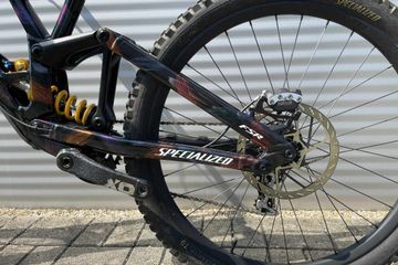 Specialized Demo Race 2025 2025 Mountainbike usato, Nero — immagine 3 di 7