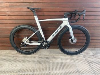 BH, Aerolight