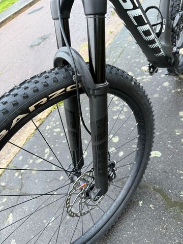 Scott Spark RC Team 2024 2024 Mountainbike de segunda mano, Negro — imagen 10 de 10
