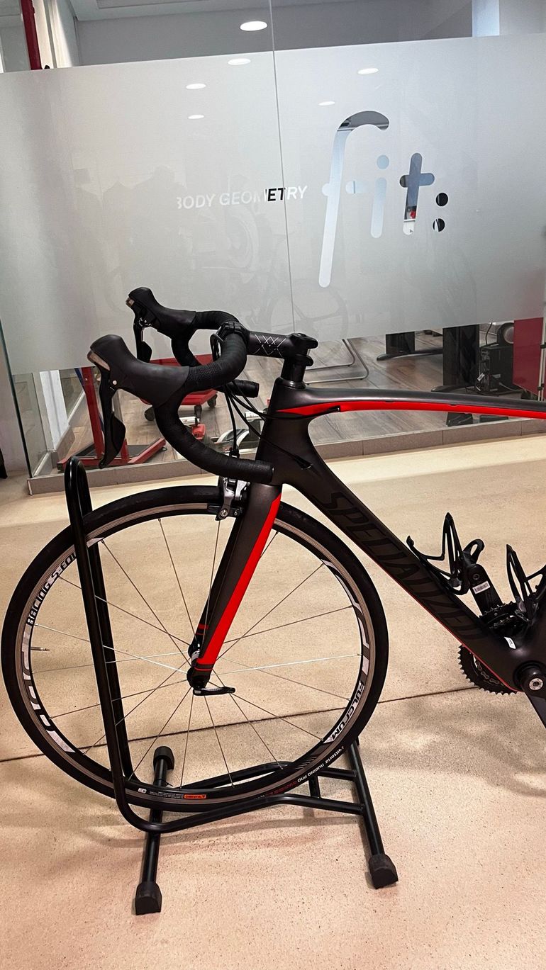 Used Specialized Tarmac Shimano Ultegra 2015 Road & Gravel, Black — image 8 of 9