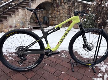 Canyon, Lux World Cup CFR AXS 2025