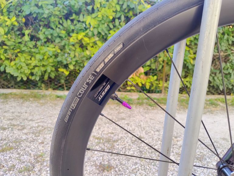 Used Giant TCR Advanced Pro Disc 1 Di2 2024 2024 Road & Gravel — image 10 of 11