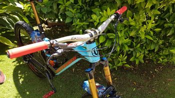 Used Mondraker Dune Carbon XR 2018 2018 Mountainbike, Azul — image 10 of 23