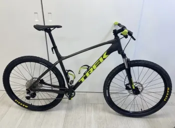 Gebrauchtes Trek Marlin 6 2022 Mountainbike, Schwarz — Bild 1 von 3