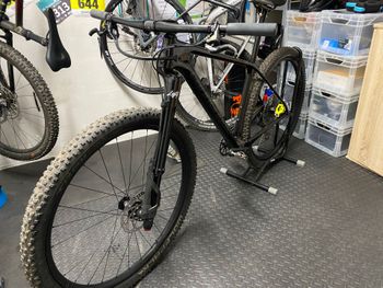 Used Cannondale F Si Carbon 1 2019 2019 Mountainbike, Negro — image 2 of 7