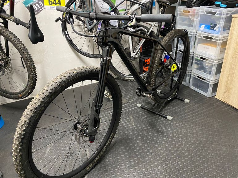 Used Cannondale F Si Carbon 1 2019 2019 Mountainbike, Negro — image 2 of 7