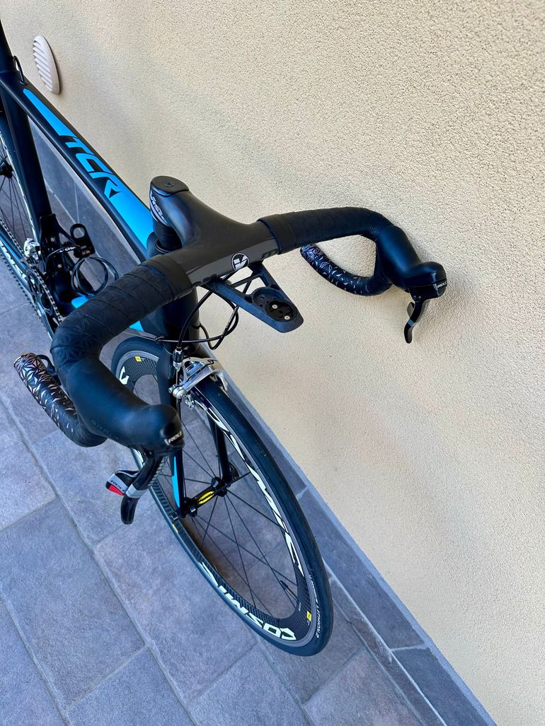 Used Giant Tcr SRAM Red 2016 Road & Gravel, Black — image 3 of 6