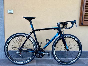 Used Giant Tcr SRAM Red 2016 Road & Gravel, Black — image 1 of 6