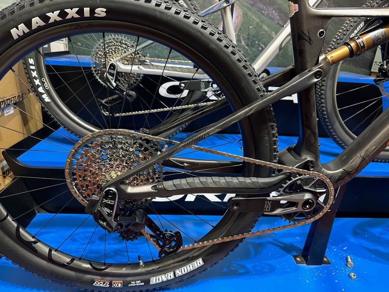 Used Orbea OIZ M-TEAM AXS 2026 2026 Mountainbike — image 4 of 13