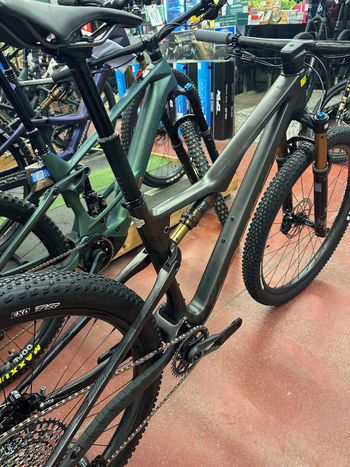 Used Orbea OIZ M-TEAM AXS 2026 2026 Mountainbike — image 2 of 13