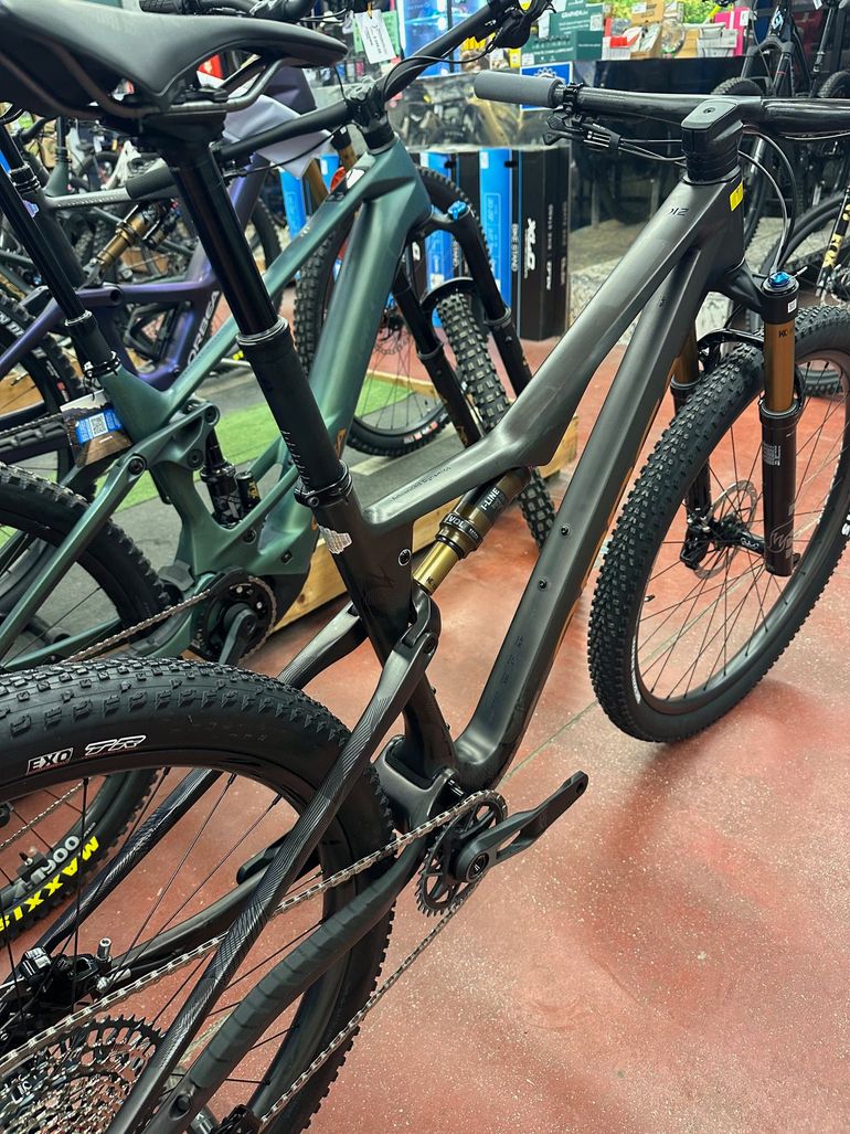 Used Orbea OIZ M-TEAM AXS 2026 2026 Mountainbike — image 2 of 13