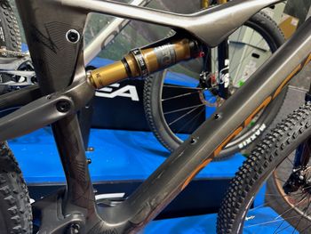 Used Orbea OIZ M-TEAM AXS 2026 2026 Mountainbike — image 10 of 13