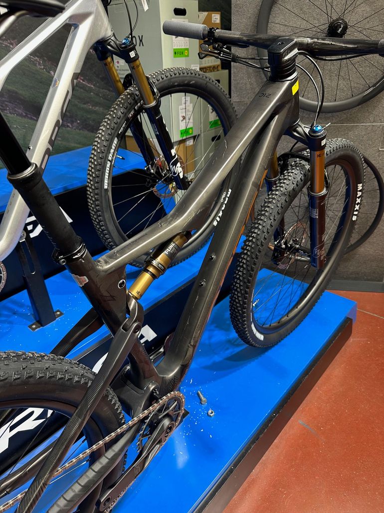 Used Orbea OIZ M-TEAM AXS 2026 2026 Mountainbike — image 3 of 13