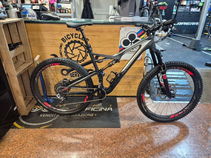 Specialiced Stumpjumper Carbonio 27, 5 2015 MTB usato