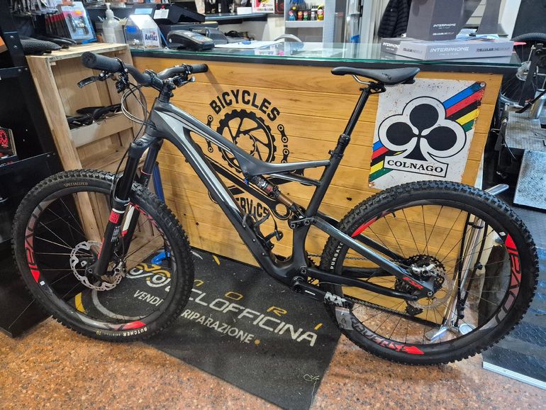 Used Specialiced Stumpjumper Carbonio 27,5 2015 Mountainbike — image 2 of 14