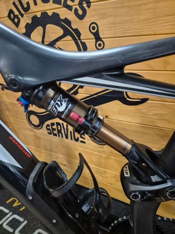Used Specialiced Stumpjumper Carbonio 27,5 2015 Mountainbike — image 5 of 14