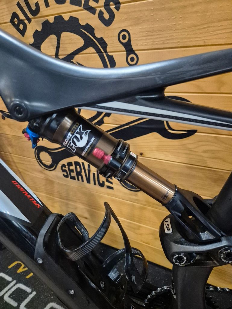 Used Specialiced Stumpjumper Carbonio 27,5 2015 Mountainbike — image 5 of 14