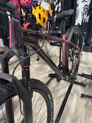 Used Stevens Devil´s Trail 2024 2024 Mountainbike, Purple, 27.5 — image 3 of 4