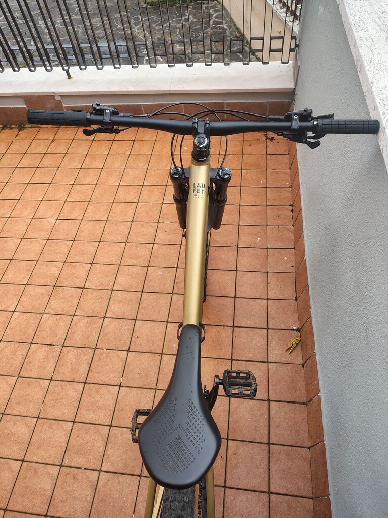 Used Orbea LAUFEY H10 2022 2022 Mountainbike, Orange, 29 — image 5 of 7