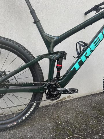 Used Trek Slash 9.8 2019 2019 Mountainbike, Green, 29 — image 3 of 9