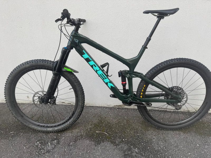 Used Trek Slash 9.8 2019 2019 Mountainbike, Green, 29 — image 5 of 9