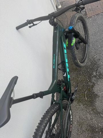 Used Trek Slash 9.8 2019 2019 Mountainbike, Green, 29 — image 4 of 9