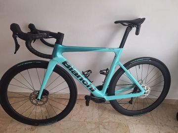 Bianchi Oltre Race 105 2025 2025 Road & Gravel usato