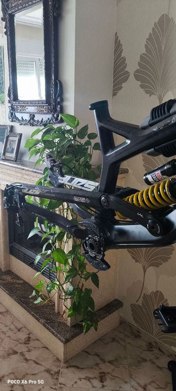 Used YT Industries Tues CF 2018 Mountainbike, Black — image 2 of 13