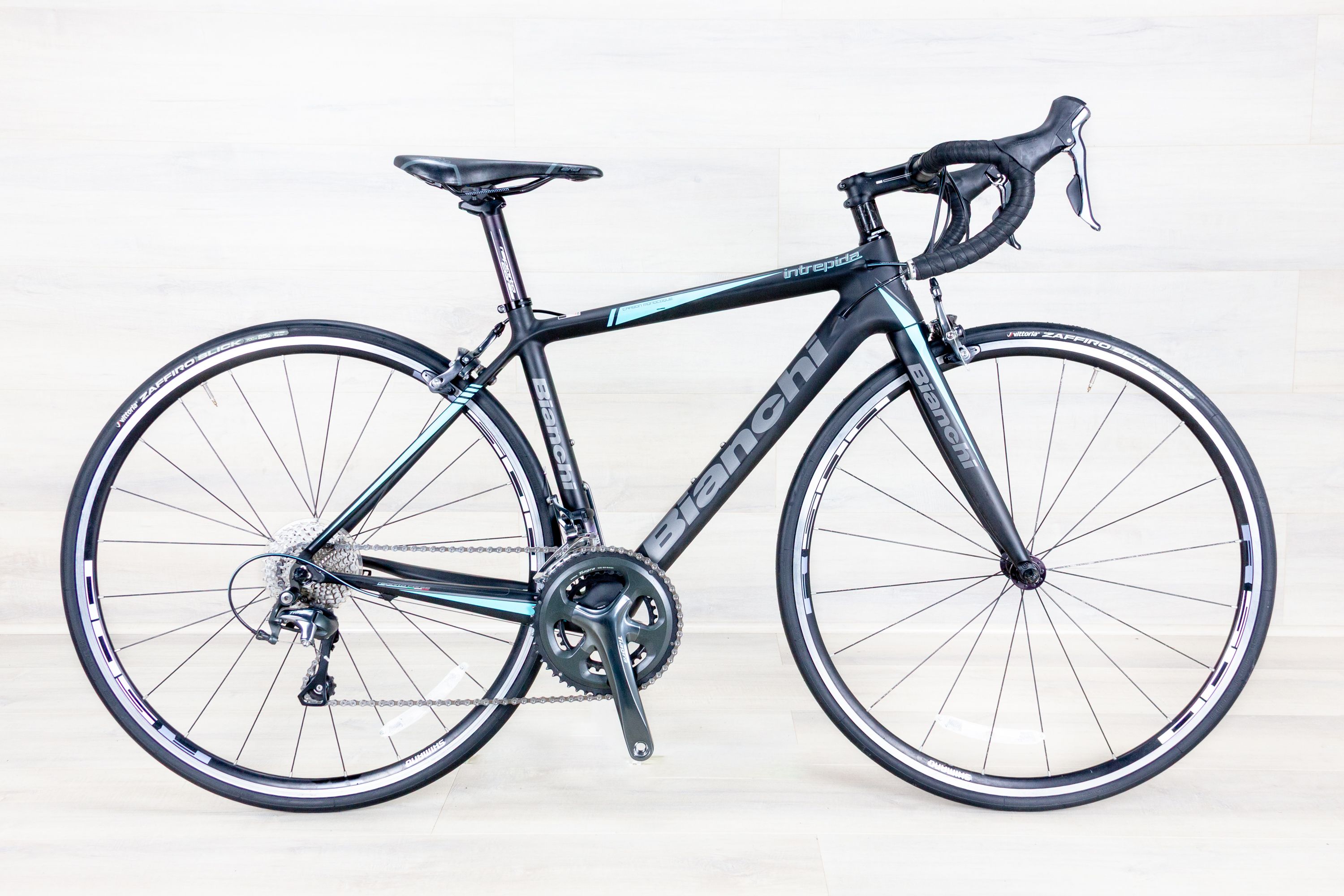 ロードバイク　Bianchi INTREPIDA ビアンキ Bianchi イントレピーダ INTREPIDA 2017モデル 54サイズ
