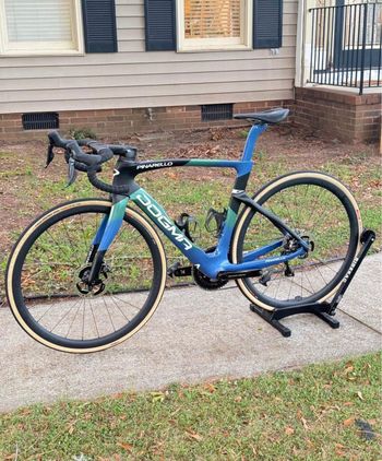 Used Pinarello DOGMA F EDIZIONE SPECIALE 2025 2025 Road & Gravel, Blue — image 6 of 10