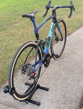 Used Pinarello DOGMA F EDIZIONE SPECIALE 2025 2025 Road & Gravel, Blue — image 4 of 10