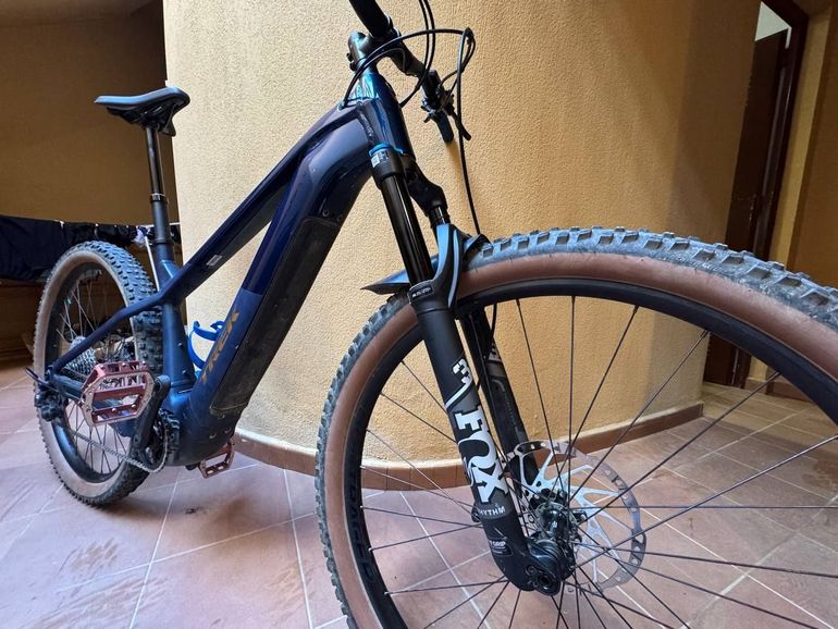 Used Trek Powerfly + 6 Gen 5 2025 2026 Mountainbike — image 7 of 22