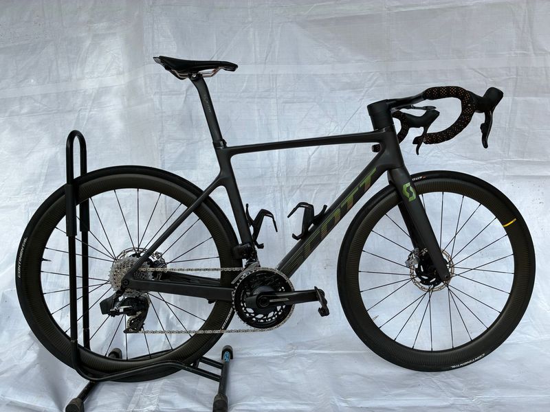 Used Scott Addict RC SRAM Red eTap AXS 2023 Road & Gravel
