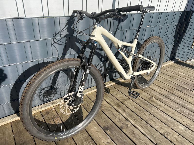 Specialized Stumpjumper SRAM X01 Eagle 2023 Mountainbike d'occasion — image 1 sur 4