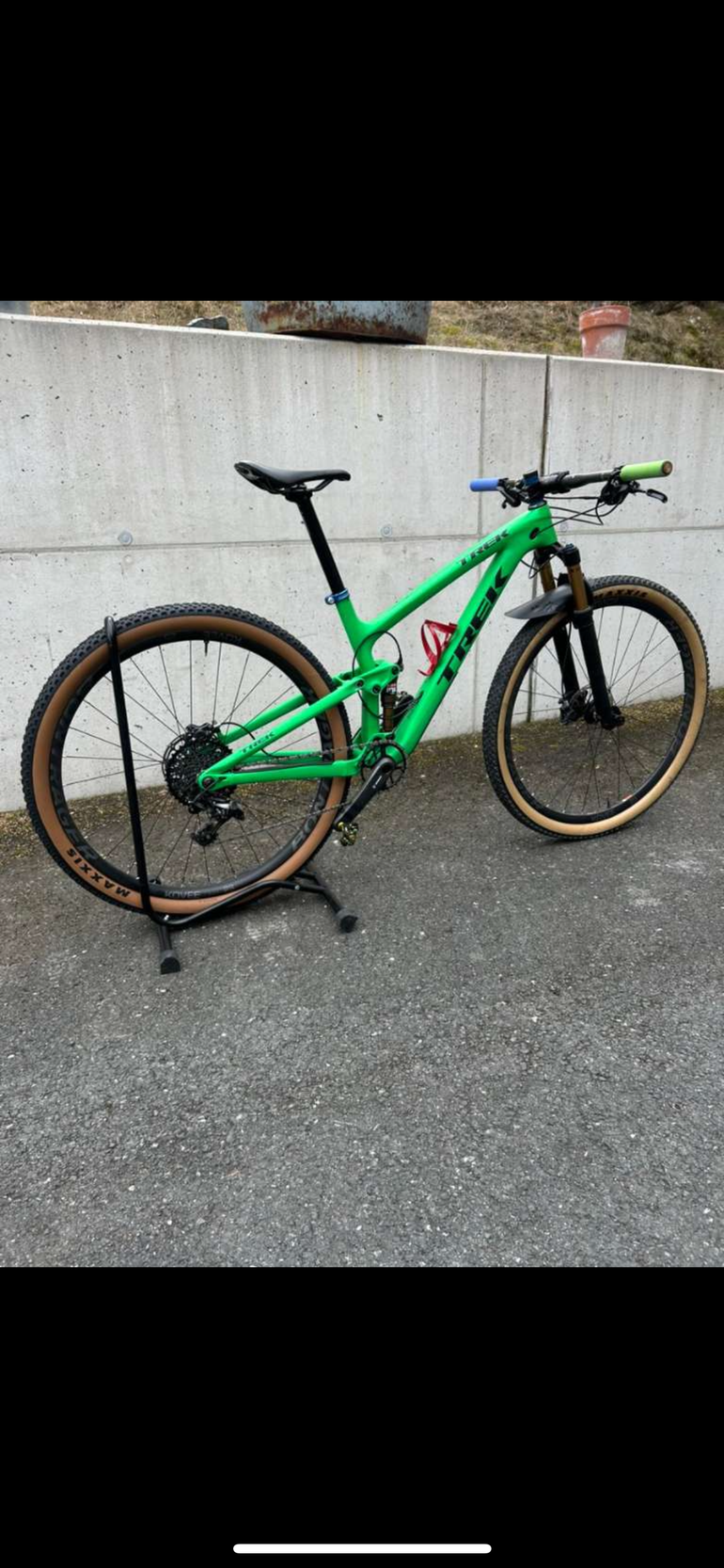 Used Trek Top Fuel 9.8 SL 2017 Mountainbike — image 1 of 18